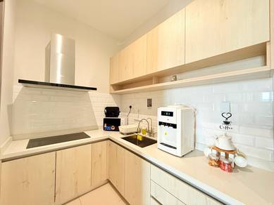 Iconic Regency for sale  -- bu 600sf , Good condition !!