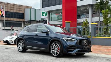 Mercedes Benz GLA45S Bucket Seat Sunroof