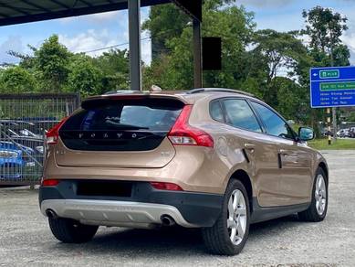 -2015 Volvo V40 2.0 CROSS COUNTRY T5 (A) LIMITED