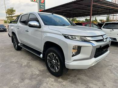Mitsubishi TRITON 2.4 VGT PREMIUM(A)FULL LOAN