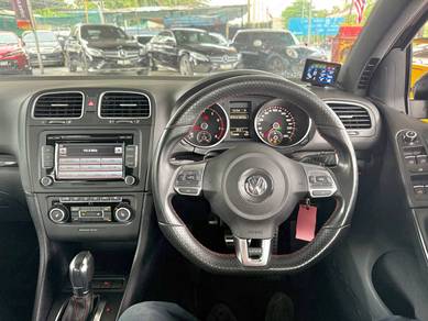 Volkswagen GOLF 2.0 GTi Mk6 SunrooF Stock Engine
