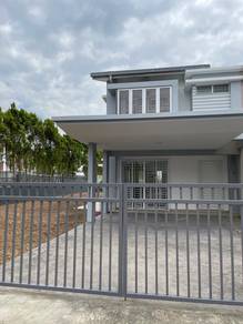 Double Storey Corner Lot  House @ Elmina East For Sale.