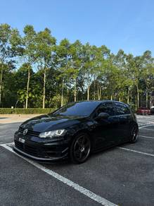 Volkswagen GOLF 2.0 R (TECH PACK) (A)