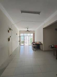 BL Avenue - Partly Renovated - Worth Buy - 1050sf - 2 Car Parks