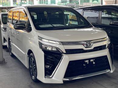 Toyota VOXY 2.0 ZS KIRAMEKI III (8 Seaters)
