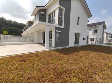 Gelang Patah / Aster Height Corner Lot For Rent