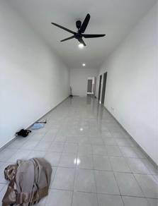 Kulai Townhouse Jalan Cendana Bandar Putra Ground Floor Unit Unfurnish
