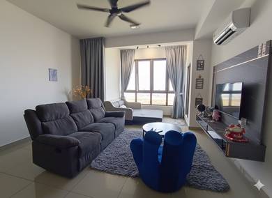 Fully Furnished Seaview High Floor @ Bali Residence / Kota Laksamana