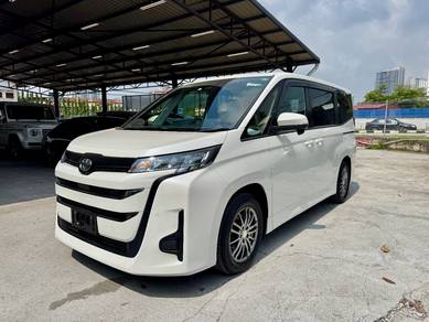 Toyota NOAH 2.0 X 8 Seater Pre-Crash Lane Kee