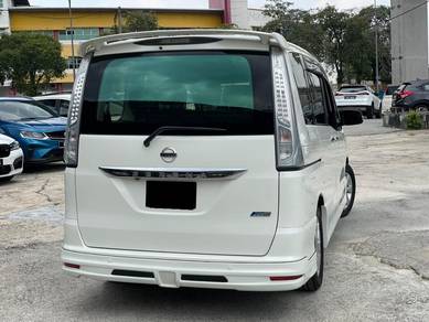 Nissan SERENA 2.0 S-HYBRID HIGHWAY STAR OFFER