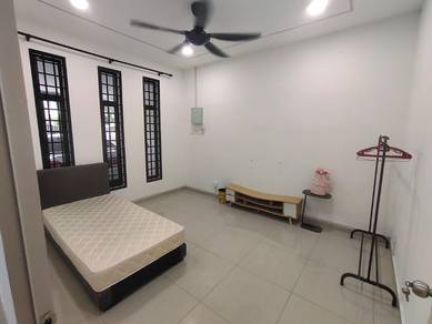 Low Price Room include Utility Bill Taman Suria Near Driving to CIQ