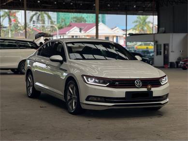 Volkswagen PASSAT 1.8 TSI TRENDLINE PLUS (A)