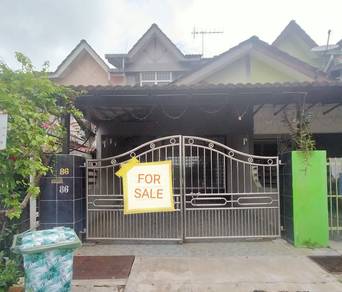 Taman Sri Pelindung [ Renovated! ] Rumah teres Kuantan untuk dijual