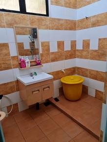 [NEGOTIABLE] Banglo Setingkat, Ayer Molek