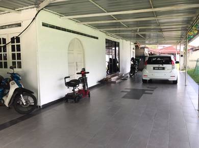 [NEGOTIABLE] Banglo Setingkat, Ayer Molek