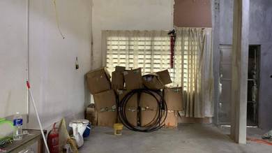 Tun Aminah @ Ground Floor Shoplot Facing South West 22x70sqft