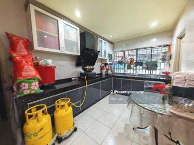 2.5-Storey Terraced House With 4+1Bedrooms @ Tmn Sutera Utama, Skudai