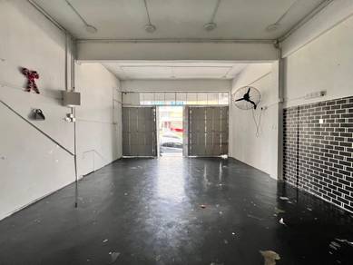 Ground Floor Shoplot/ Taman Ungku Tun Aminah/ Unblock View/ For RENT