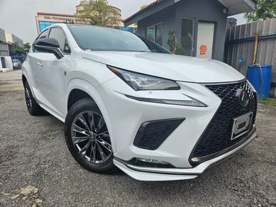 Lexus NX300 F SPORT/REAR POWER SEAT/5A/M.ROOF