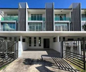 3 Storey Bangi Avenue Seksyen 7 For Sale