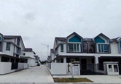 Bandar Serenia Ariya 3 Double Storey (End Lot) Dengkil,Sepang