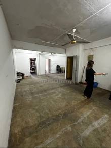 3 Floors Shoplot 【1st, 2nd, 3rd】Lumba Kuda, Bk Chargar - Room, Hostel
