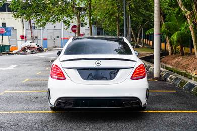 Mercedes Benz C200 2.0 AMG F/BodyKit Red Interior