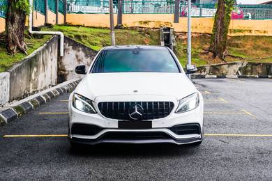 Mercedes Benz C200 2.0 AMG F/BodyKit Red Interior
