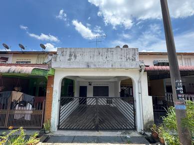 2R2B Double Storey Low-Cost House for Rent @ Taman Kg Majid, Kluang
