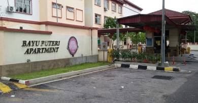 Bayu Puteri Apartment Master Room