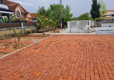 bungalow land with house for rental at kasturi height Nilai