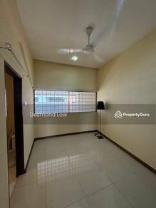 Shahzan Court Ampang Kuala Lumpur-2 Bedrooms & 2 Bathrooms