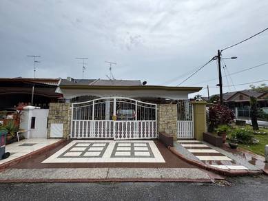 Corner Lot Non Bumi 1.5 Storey Taman Puteri Wangsa Ulu Tiram For Sale