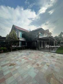 Semi-Detached House With Adjoining Unit & 6 Bedrooms 6 Bathrooms