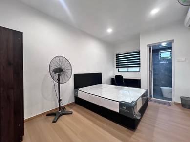 Room with private bathroom @ Hilltop | Lintas | Luyang | IPGM | QE2