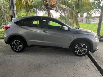 Honda HR-V 1.8 E ENHANCED (A) ON THE ROAD