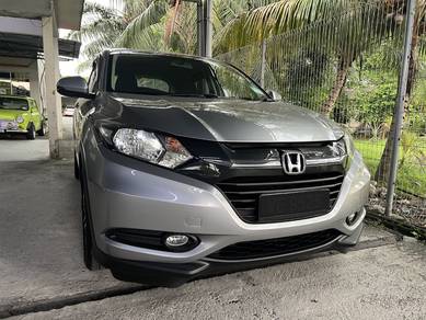 Honda HR-V 1.8 E ENHANCED (A) ON THE ROAD