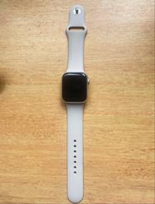 Apple Watch SE 2nd Gen 40 mm (gps only)