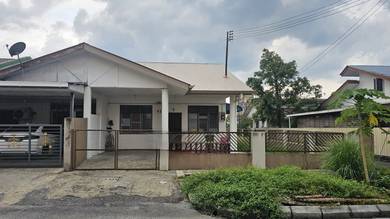 Prime Area Single Storey Corner House At Tmn Desa Wira Batu Kawa Emart
