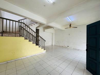 Double Storey Nusa Perintis / Freehold / Full Loan / 4bed 3bath /