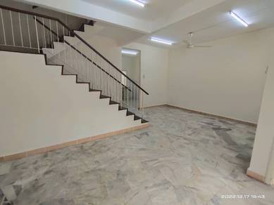 5R3B Opposite McDonald Equine 2 Storey Putra Permai MRT Seri Kembangan