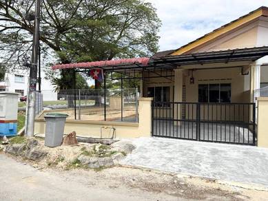 Kota Masai. Single Storey corner house