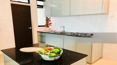 Renovated & Furnished Unit With 3+1 Bedrooms @ Sky Breeze Apartment