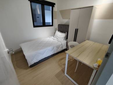 Fully Furnished Room ,Ready Move In, Free Shuttle to MRT