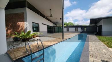 Fully Furnished Bungalow House With Pool @ Leisure Farm, Gelang Patah