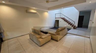 Partially Furnished Terraced House With 5Bedrooms @ East Ledang, Johor