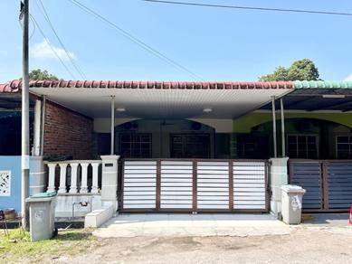 Taman Tangkak Jaya, Kampung Batu China, Tangkak