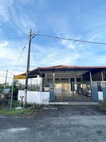 Taman Suria, Simpang Renggam, partially furnished