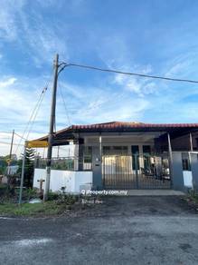 Taman Suria, Simpang Renggam, partially furnished