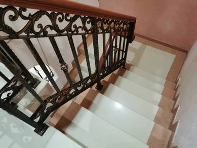 [FACING OPEN & RENOVATED] Teres Dua tingkat Seksyen 19 Shah Alam